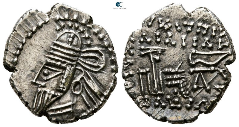 Kings of Parthia. Ekbatana. Osroes II AD 190-208. Drachm AR

18mm., 3,61g.

...