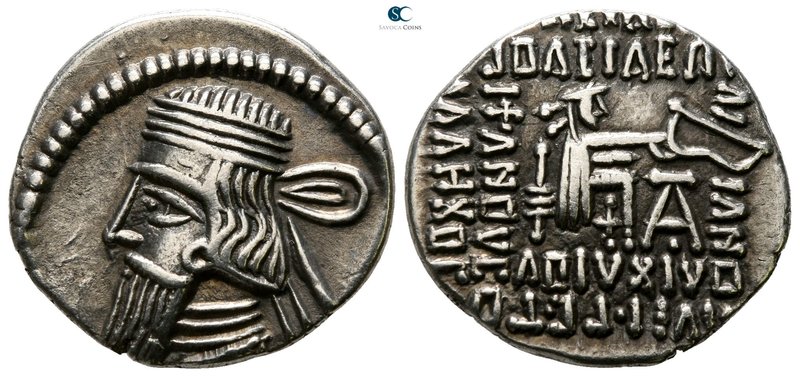 Kings of Parthia. Ekbatana. Pakoros I AD 78-120. Drachm AR

19mm., 3,85g.

D...