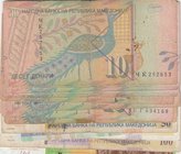 Macedonia, 10 Denari (10), 50 Denari (2), 100 Denari and 200 Denari, (Total 14 banknotes)
from FINE to AUNC condition.
Estimate: $ 10-20