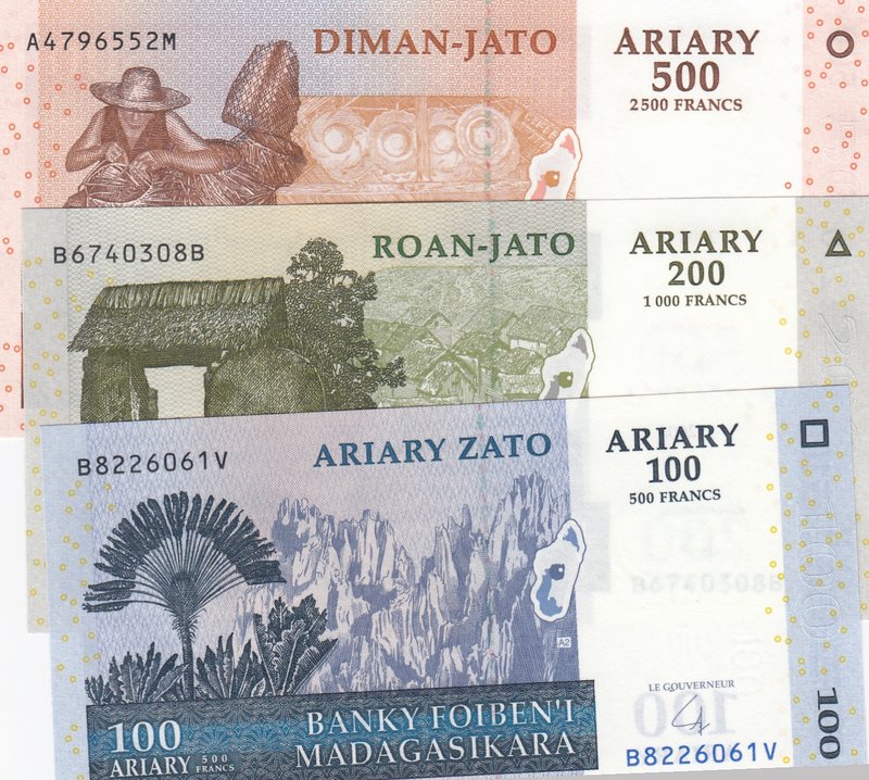 Madagascar, 100 Ariary, 200 Ariary and 500 Ariary, 2004, UNC, p86/p87/p88, (Tota...