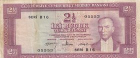 Turkey, 2 1/2 Lira, 1960, FINE, p153, 5/4. Emission
serial number: Y26 027038, a portrait of Turkey's founder Mustafa Kemal Ataturk. Natural.
Estima...