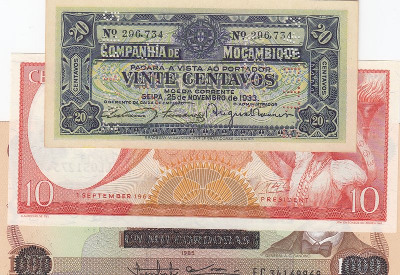 Mix Lot, 3 Pieces UNC Banknotes
Mocambique, 20 Centavos, 1933/ Suriname, 10 Gul...