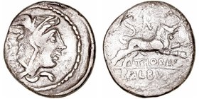 Thoria. Denario. AR. (105 a.C.). A/Cabeza de Juno Sospita a der. recubierta con piel de cabra, detrás (I.S.M.R). R/Toro a der., encima letra R, debajo...