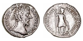 Marco Aurelio. Denario. AR. (161-180). R/TR. P. XXXIII IMP. X COS. III P.P. Marte a der. 3.38g. RIC.-. MBC.