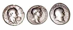 Lotes de Conjunto. Denario. AR. Lote de 3 monedas. Vespasiano (2) y Trajano. BC- a RC.