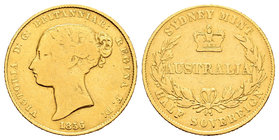 Australia. Victoria. 1/2 sovereign. 1856. Sidney. (Km-1). Au. 393,00 g. Escasa. BC+. Est...120,00.