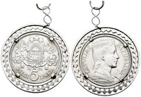 Letonia. 5 lati. 1931. (Km-9). Ag. 42,83 g. Moneda en colgante de plata. MBC+. Est...50,00.