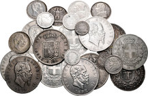 Italia. Lote de 23 piezas de plata italianas y del Vaticano, 5 soldi (2), 10 soldi (3), 1 lkira (2), 20 baiocchi (2), 5 baiocchi, 5 liras (11) y 120 g...