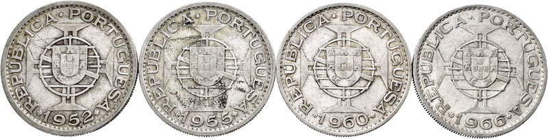 Mozambique. Lote de 4 monedas de 20 escudos de plata, 1952, 1955, 1960, 1966. Se...