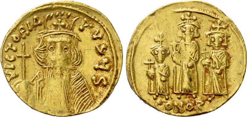 CONSTANS II (641-668). GOLD Solidus. Constantinople.

Obv: VICTORIA AVGЧ S .
...