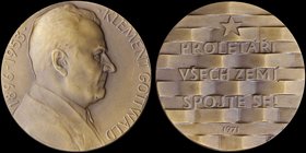 CZECHOSLOVAKIA: Bronze commemorative medal for Klement Gottwald (1898-1953). Obv: Klement Gottwald. Rev: Inscription "PROLETARI VSECH ZEMI SPOJTE SE! ...