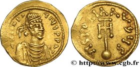 CONSTANS II
Type : Semissis 
Date : c. 641-668 
Mint name / Town : Constantinople 
Metal : gold 
Millesimal fineness : 1000 ‰
Diameter : 17,5 mm...
