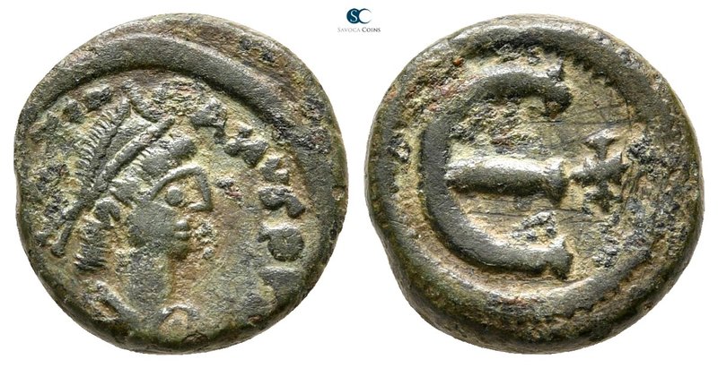 Justinian I AD 527-565. Constantinople
Pentanummium Æ

13 mm., 1,99 g.


...