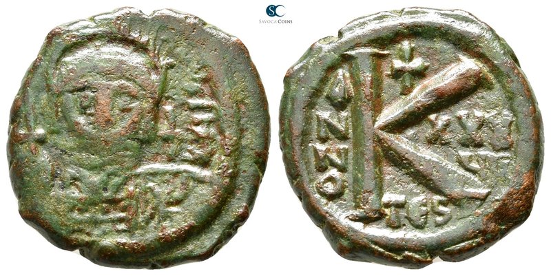 Justin II AD 565-578. Thessalonica
Half follis Æ

22 mm., 6,16 g.



near...