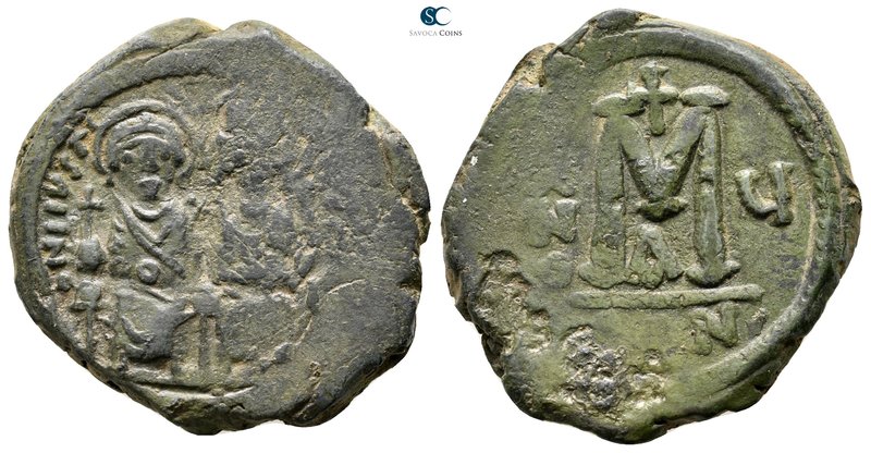 Justin II and Sophia AD 565-578. Constantinople
Follis Æ

30 mm., 14,01 g.
...