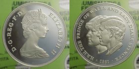 Inghilterra - Elisabetta II - 5 Pounds 1981 - "Il Principe di Wales e Lady Diana Spencer" - Ag