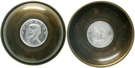 China
Republik, 1912-1949
Dollar (Yuan) Jahr 22 = 1933. Eingesetzt in Kupferschale. 95 mm. sehr schön, poliert