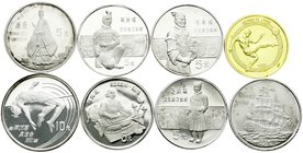 China
Lots der Volksrepublik China
8 Stück: Yuan Messing 1982 Fußballspieler und 7 Silbermünzen: 10 Yuan Hochsprung 1990, 5 X 5 Yuan Persönlichkeite...