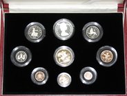 Grossbritannien
Elisabeth II., seit 1952
Proof Set 1981, mit 5 und 1 Pound Gold und 7 weiteren Münzen von 1 Penny bis 50 Penny, incl. 25 New Pence C...