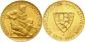 Schweiz
Chur
Goldmedaille v. Emil Wiederkehr 1949 B, auf das Eidgenössische Schützenfest. Kniender Schütze/Bündner Kantonswappen in spitzem Schild. ...
