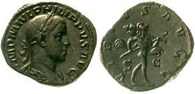 Kaiserzeit
Philippus II. Filius, 244-249
Sesterz 247/249. Drap., belorb. Brb. r./VIRTVS AVGG SC. Mars geht r. fast vorzüglich