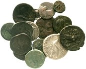 Griechen
16 Münzen: Histiaia Tetrobol, Korinth Stater, Ptolemäer Tetradrachme, Selge Diobol, Bronzemünzen Karthago,Ptolemäer, etc. Besichtigen. schön...