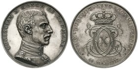 Dänemark
Christian X., 1912-1947
Silbermedaille 1912 v. Lindahl a.s. Proklamation zum König. Brb. in Uniform n. r./Gekr. Spiegelmonogramm, Wahlspruc...