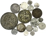 Haus Habsburg
Lots
17 alte Münzen und Medaillen ab dem Mittelalter. Darunter auch kaiserlich-/königliche Prägungen für Ulm, Regensburg, Nürnberg, Bö...