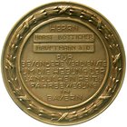 Bayern
Medaillen
Bronzemedaille o.J. a.d. besonderen Verdienste um die Hebung der ländlichen Reit u. Fahrbewegung in Bayern. 60 mm. vorzüglich