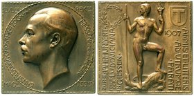 Hessen-Gießen, Stadt
Bronzeplakette 1907. auf die 300-Jahrfeier der Universität. Kopf von Grossherzog Ernst Ludwig nach links/Nackter Jüngling mit Fa...