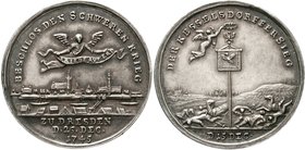 Sachsen-Albertinische Linie
Friedrich August II., 1733-1763
Silbermedaille 1745 a.d. Dresdner Frieden und die Schlacht von Kesseldorf, 32 mm, 11,9 g...