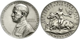 Münchner Medailleure
Karl Goetz
Silbermedaille 1936 Adolf Hitler - "Deutscher Friedensplan". 36 mm; 19,43 g. vorzüglich, mattiert, selten