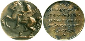 Münchner Medailleure
Hans Schwegerle
Bronzegussmedaille 1907. Unbekleideter auf Pegasus. 62 mm. Auflage nur 22 Exemplare. vorzüglich