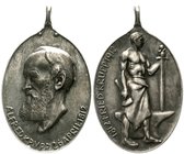 Personenmedaillen
Tragbare Silbermedaille am Henkel 1912 von Hahn, a.d. 100. Geburtstag von Alfred Krupp, Randpunze 990, 63 X 37 mm (inkl. Henkel). 3...