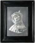 Personenmedaillen
Bismarck, Otto von *1815, +1898
Weißmetall-Relief. Büste in Uniform. A. Büschelberger Kunstgießerei Kraas Berlin. Im Holzrahmen. 3...