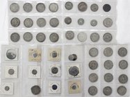 Ausland
Amerika
49 meist alte Silbermünzen ab dem 16. Jahrhundert. Dabei Mexiko mit mehreren Münzen Schiffsgeld (Cob) bis 8 Reales, 8 Reales 1880 mi...