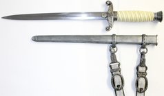 Blankwaffen
Deutschland
Drittes Reich: Heeresoffiziersdolch in Scheide mit Gehänge. Hersteller Clemen & Jung, Solingen. Ausführung mit Emblem "Schwe...