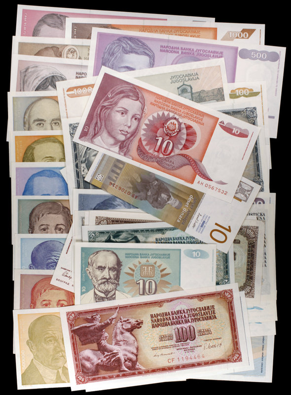 Yugoslavia. Lote de 42 billetes de distintos valores y fechas. S/C-/S/C.