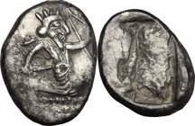 Greek Asia. Persia, Achaemenid Empire. Artaxerxes I to Xerxes II (c. 455-420 BC). AR Siglos, Sardes mint. D/ Persian king in kneeling-running stance r...