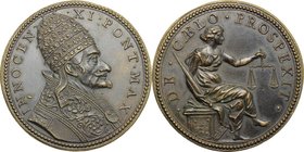 Innocenzo XI (1676-1689), Benedetto Odescalchi. Medaglia s.d (1676). D/ INNOCEN XI PONT MAX.Busto a destra con triregno e piviale. R/ DE CAELO PROPEXI...