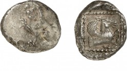 20-Asie Mineure - Lycie
 Statère - Dynaste incertain (480-460)
 Av. : Lion assis à gauche la tête de face et la patte droite levée.
 Rv. : Pégase à...