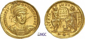 81-Constance II (337-361)
 Solidus - Rome (352-355)
 Av. : Buste casqué, drapé et cuirassé de Constance de face tenant
 une haste et un bouclier av...
