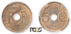 129-Afrique Equatoriale Française
 5 centimes - 1943 Pretoria.
 Très rare.
 Le plus bel exemplaire gradé.
 1.4g - Lec. 5 - KM 3
 FDC Exceptionnel...