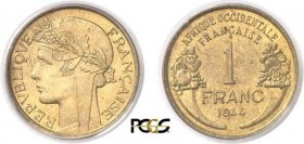 133-Afrique Occidentale Française
 1 franc - 1944 Londres.
 Très rare dans cette qualité.
 Le plus bel exemplaire gradé.
 4.0g - Lec. 2 - KM manqu...