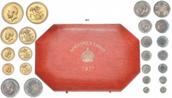 293-Angleterre
 Georges V (1910-1936)
 Coffret "Specimen Coins" contenant une série de 12 pièces sur flan bruni des 5, 2, 1, 1/2 souverain, 1/2 cour...