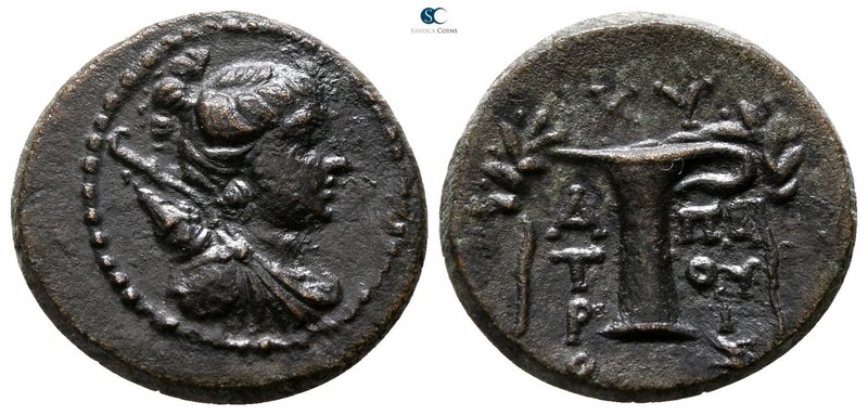 Aeolis. Kyme circa 200-100 BC. 
Bronze Æ

16 mm., 2.92 g.



very fine