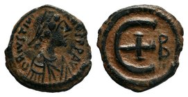 Justinian I. 527-565. Æ Pentanummium . Constantinople mint, 2nd officina. Struck 538-542. Pearl-diademed, draped, and cuirassed bust right / Large Є; ...