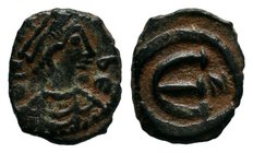 JUSTINIAN I. 527-565 AD. Æ Pentanummium . Antioch mint. Diademed, draped and cuirassed bust right / Large E; N. DOC I 268; SB 241
Diameter: 13.5mm
W...