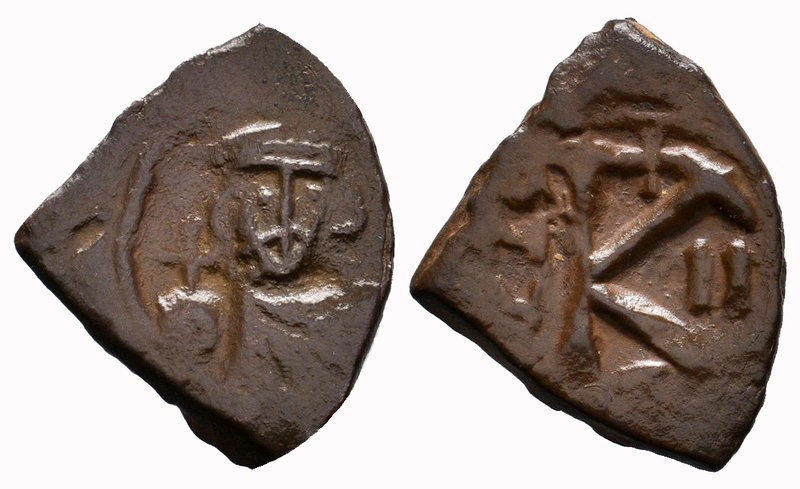 Justinian II. first reign, 685-695 AD. AE Half Follis, Constantinople. no legend...