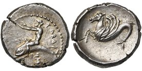 CALABRE, TARENTE, AR nomos, 480-460 av. J.-C. D/ Phalanthos chevauchant un dauphin à d., les deux bras tendus. A g., TAPAΣ. Dessous, un coquillage. Le...